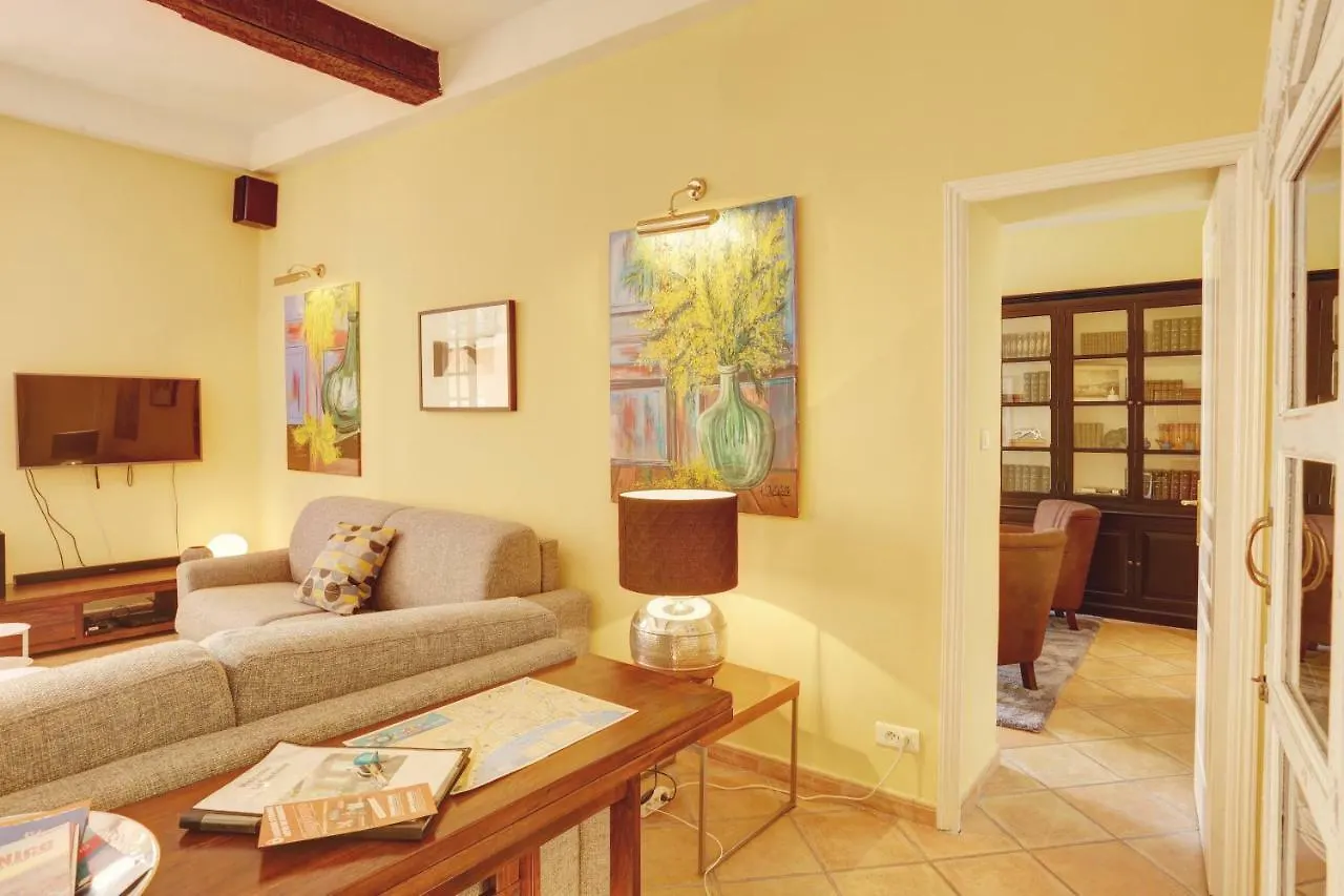 Fontaine - Charming Provencal, Clim, 6 Guest, Old Town Nice Apartment