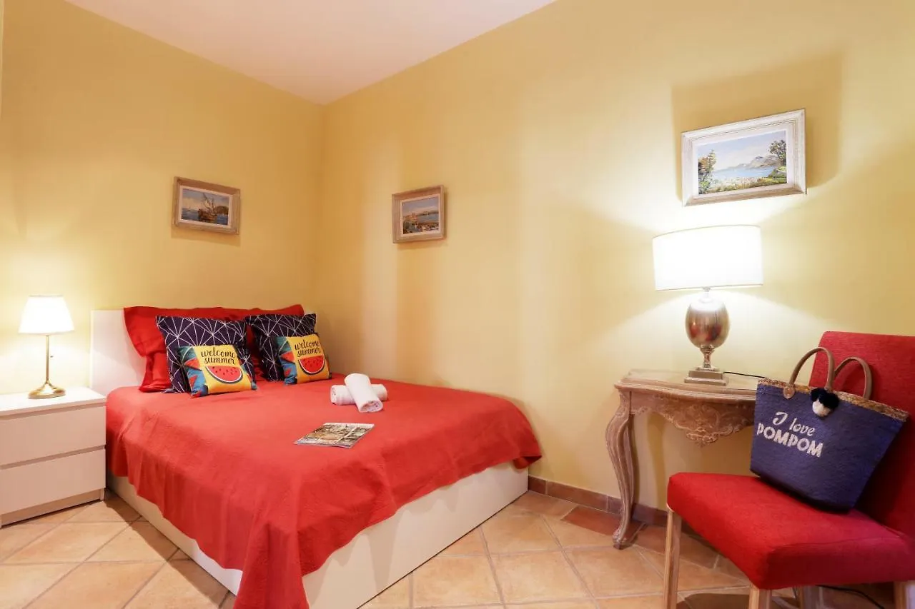 Fontaine - Charming Provencal, Clim, 6 Guest, Old Town Nice 0*,  Frankrike